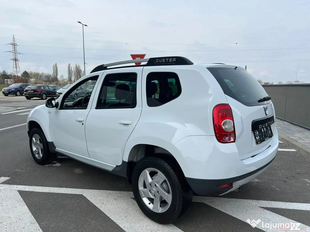 DACIA Duster 4x2 an 2011 mot 1.5 dci 110 cp euro 5. 