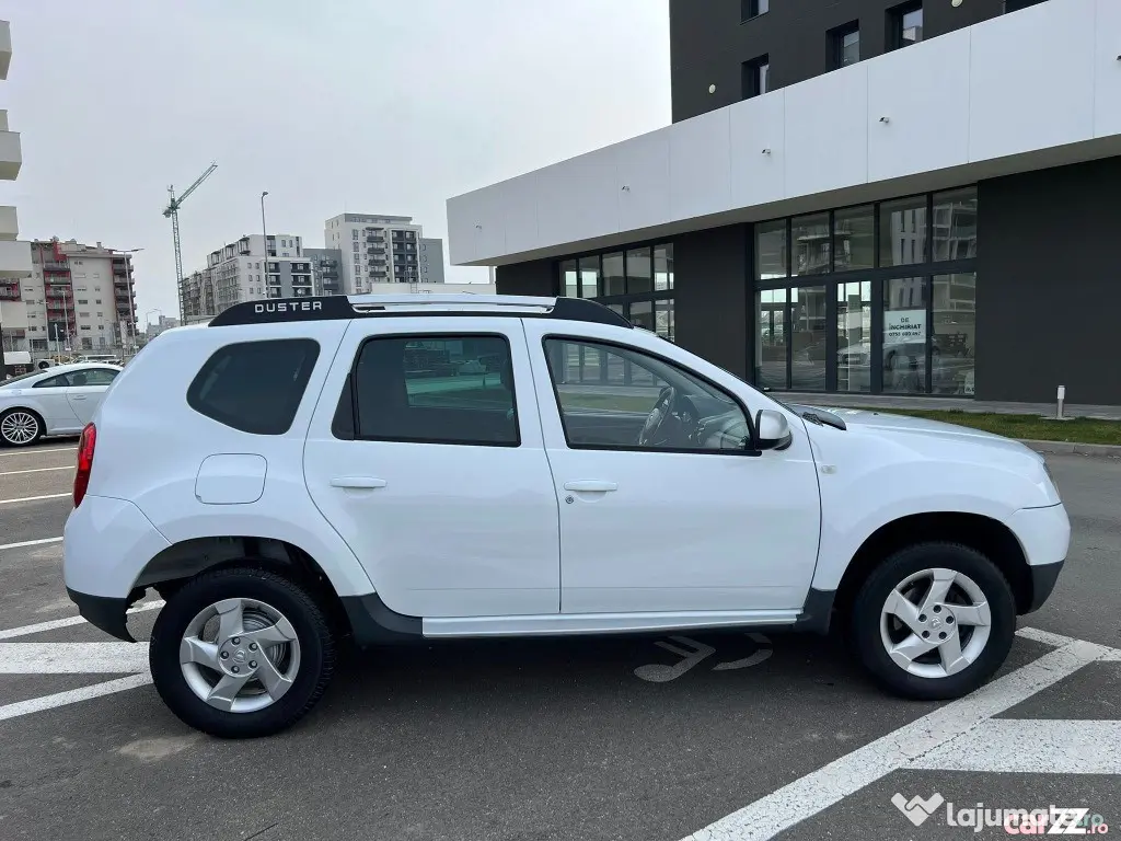 DACIA Duster 4x2 an 2011 mot 1.5 dci 110 cp euro 5. 