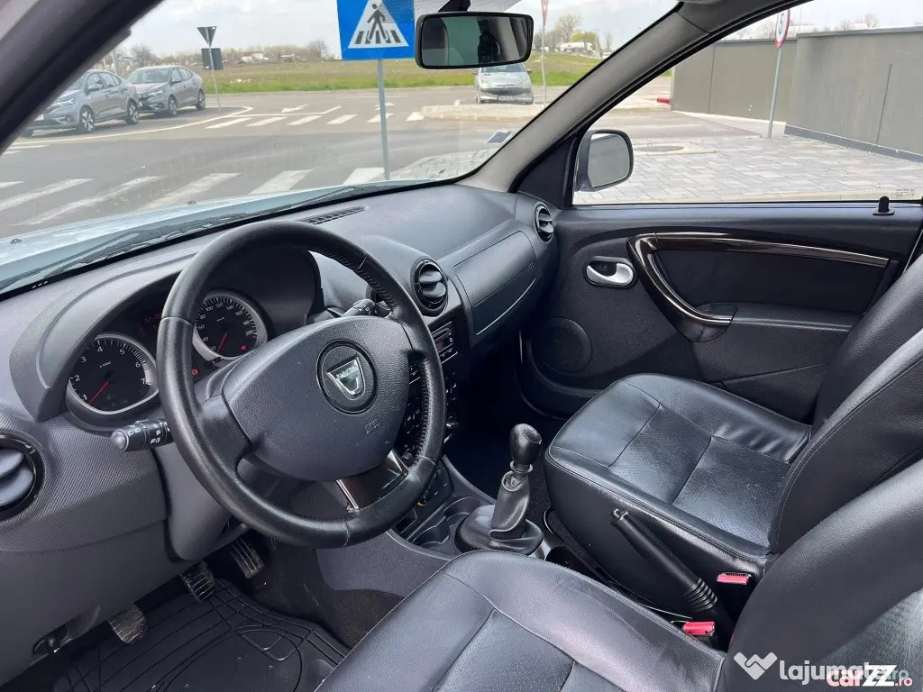 DACIA Duster 4x2 an 2011 mot 1.5 dci 110 cp euro 5. 