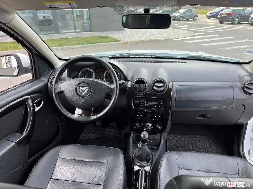 DACIA Duster 4x2 an 2011 mot 1.5 dci 110 cp euro 5. 