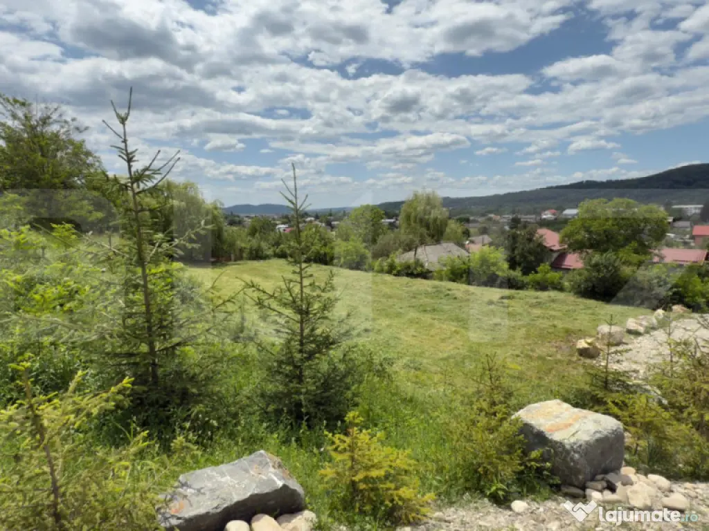 Teren 1.188 mp cu priveliște superbă – ideal pentru 2 ca
