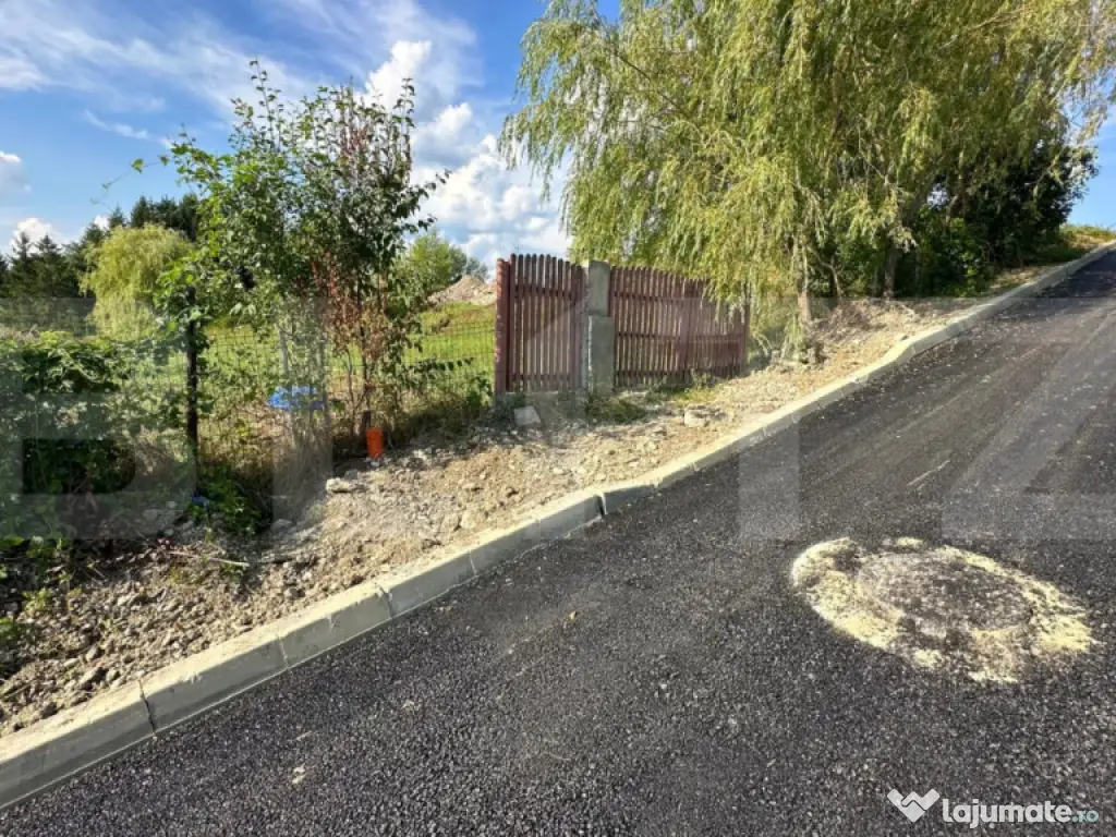 Teren 1.188 mp cu priveliște superbă – ideal pentru 2 ca