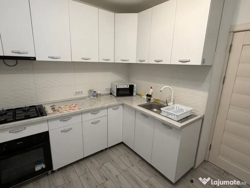 Dacia, 3 camere decomandate confort 0, parter 