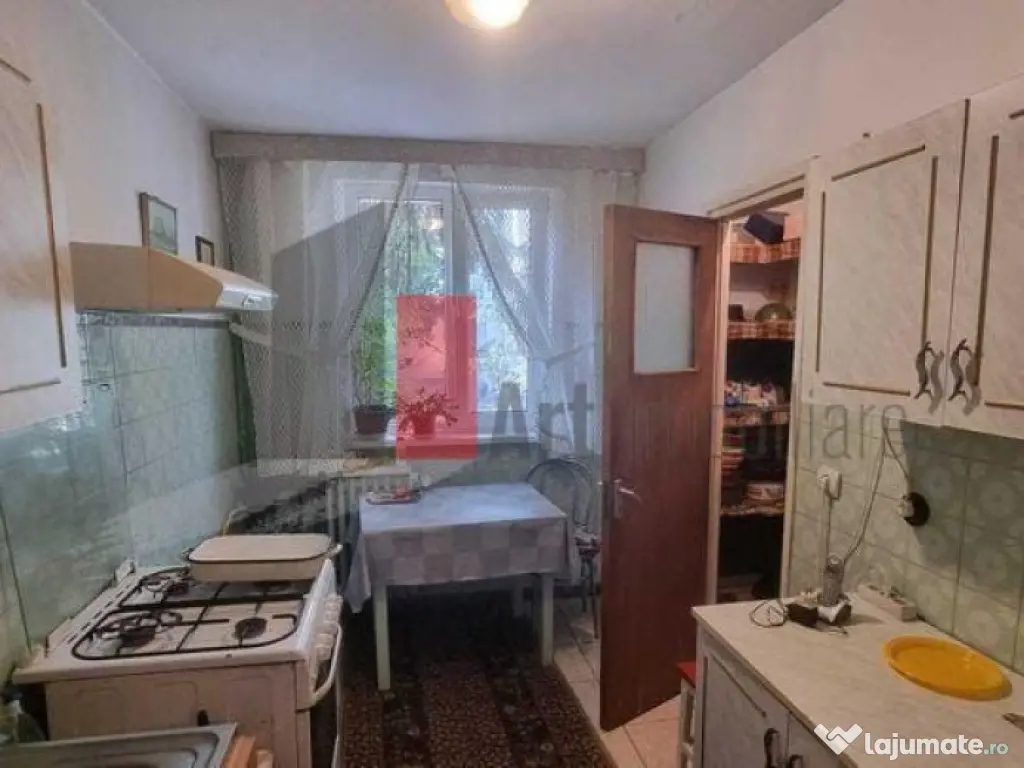 Vânzare apartament decomandat 4 camere Bd. Brâncoveanu