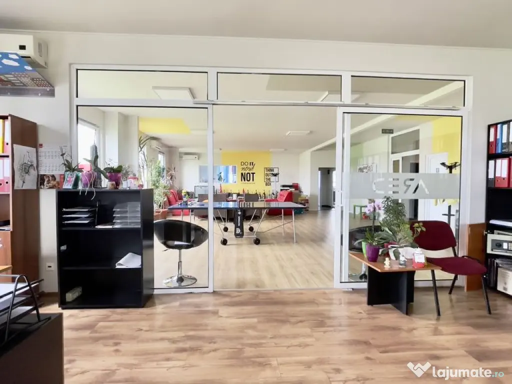 Clădire de birouri cu 12 parcări în incintă privată,...