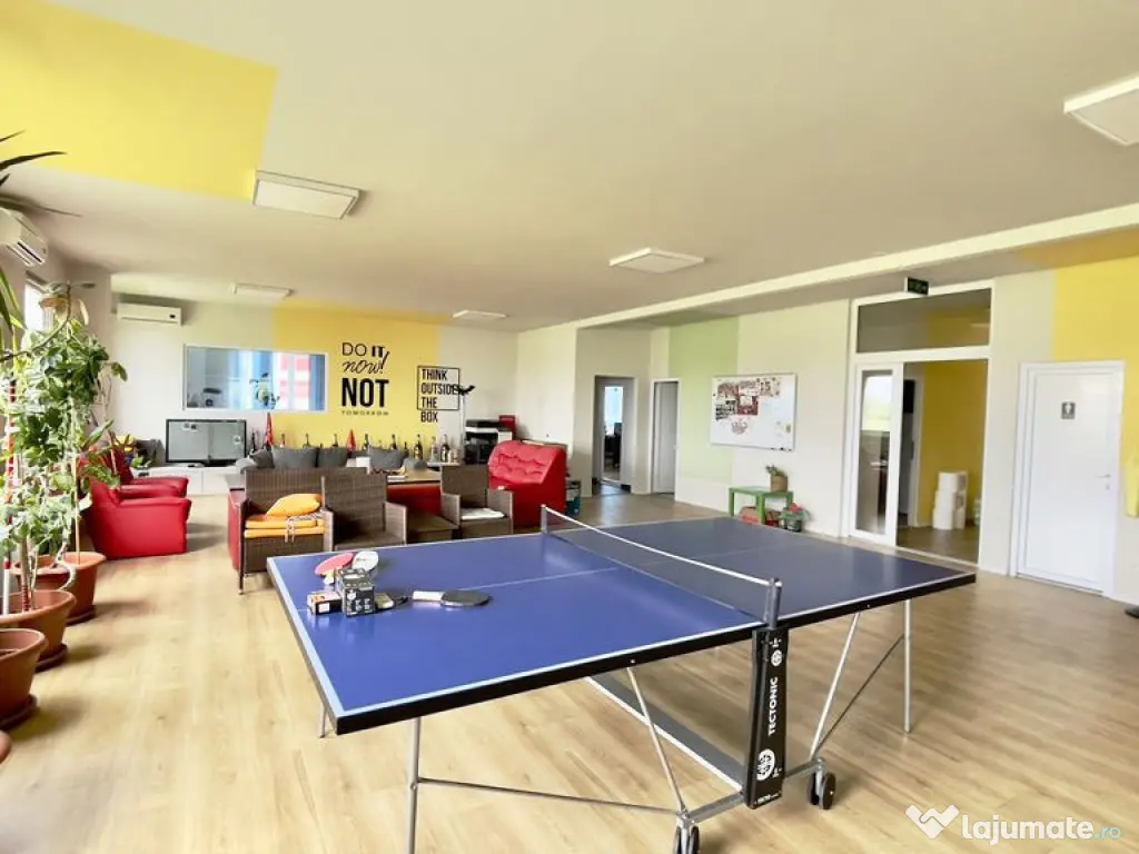 Clădire de birouri cu 12 parcări în incintă privată,...