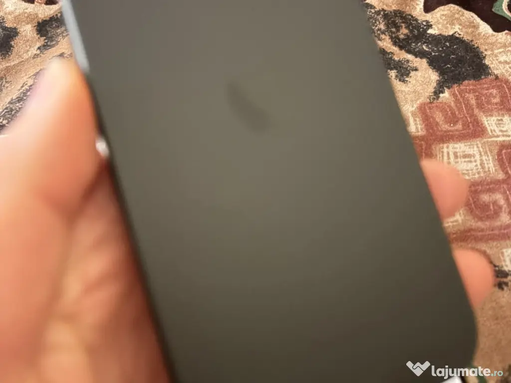 iPhone 15 că Nou și Apple Watche SE 