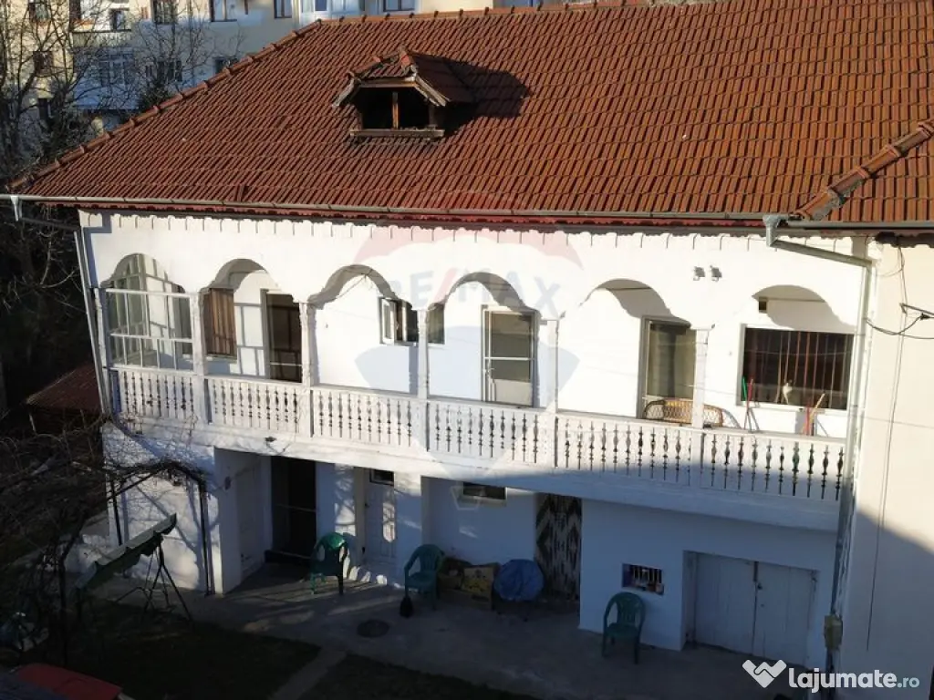 Casa de vânzare in centrul orașului Câmpulung la preț... 