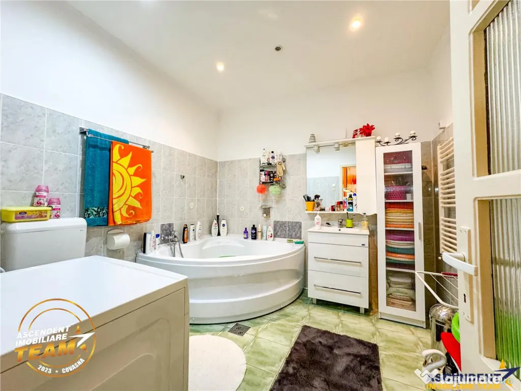 FILM 3D! Intre traditie si modern, un camin cu personalitat