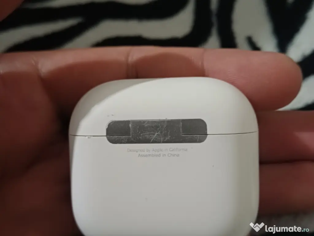 De vanzare Casti Apple AirPods 4 cu ANC, Originale, folosite foarte putin 