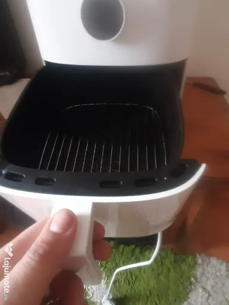 Vând urgent Air fryer Xiaomi 
