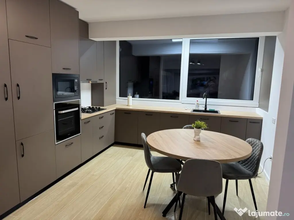 Berceni 7 biruintei studio pasarela