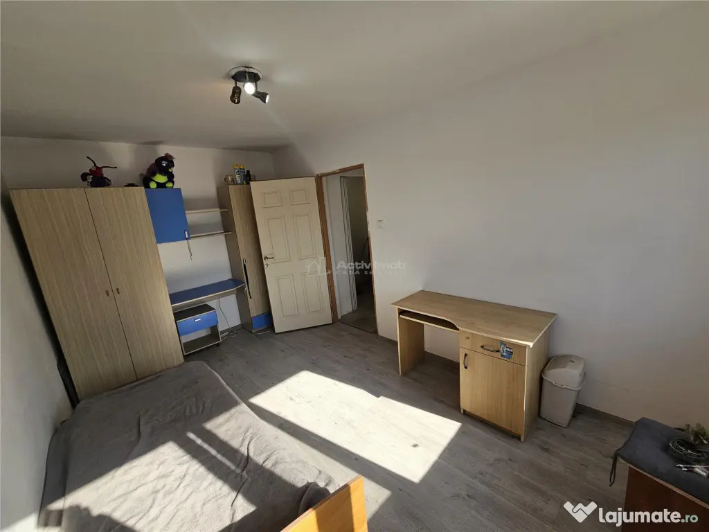 Resita, 2 Cam. Mobilat Utilat, Micro 3 