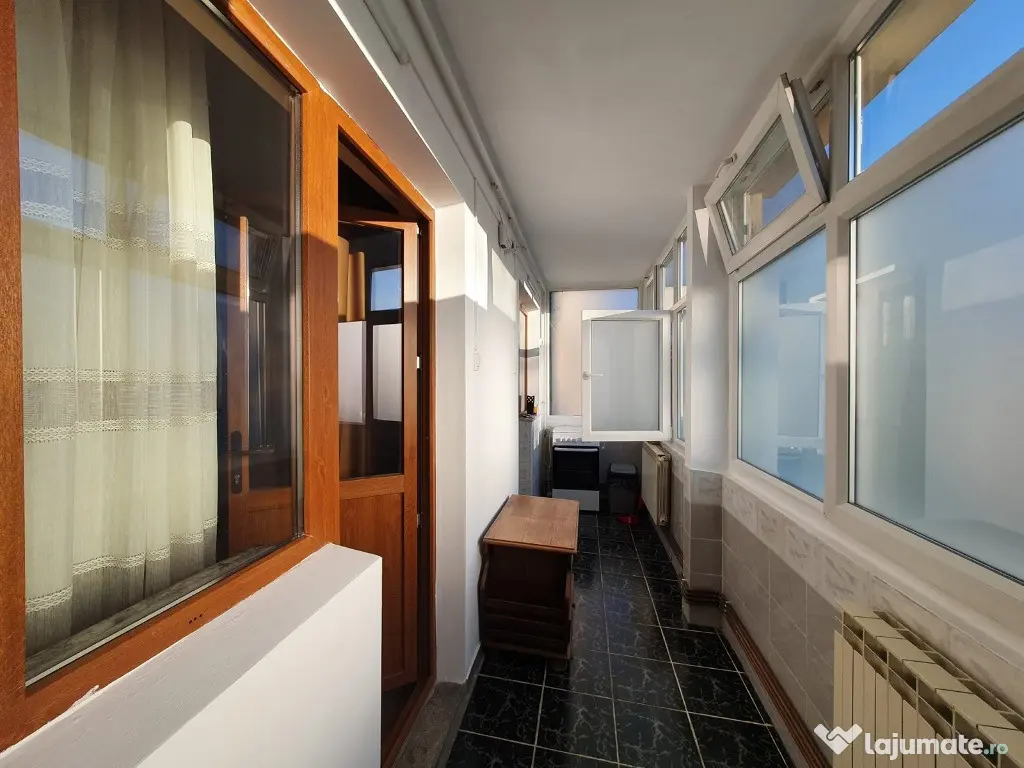 Ap 3 cam zona Nord, parter, mobilat, 450 euro 