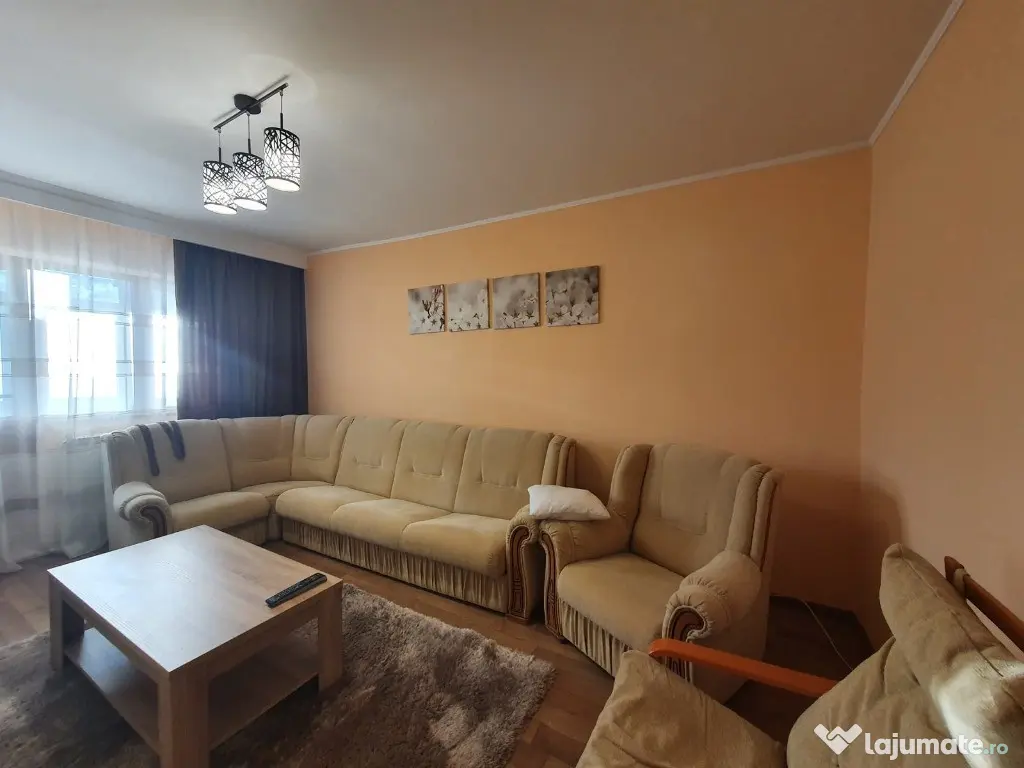 Ap 3 cam zona Nord, parter, mobilat, 450 euro 