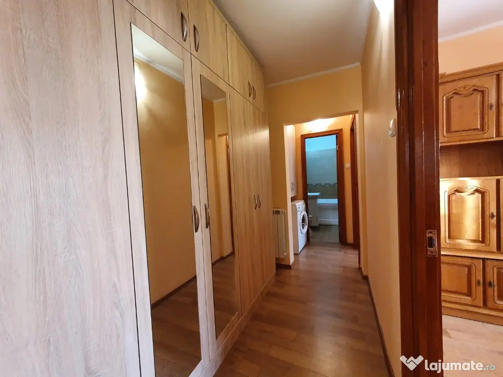 Ap 3 cam zona Nord, parter, mobilat, 450 euro 