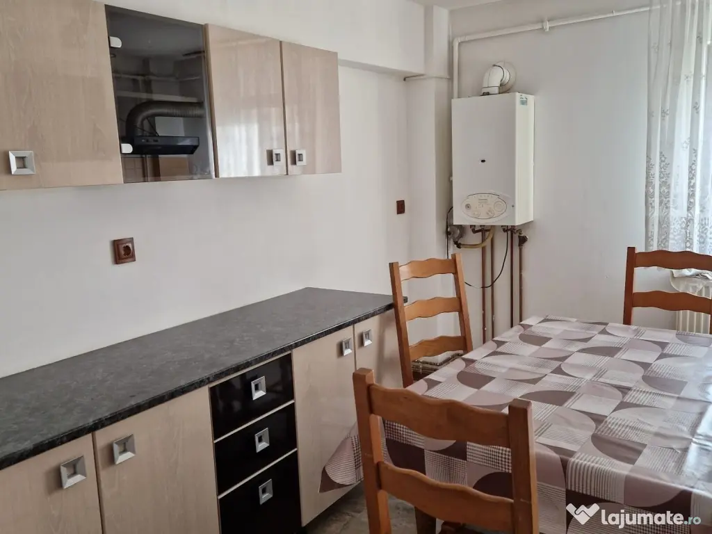 Închiriere apartament două camere 