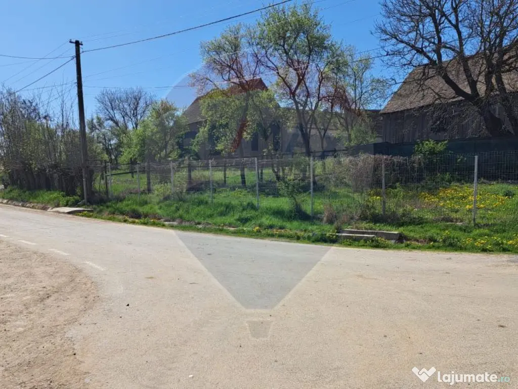 Teren în inima Țării Făgărașului -980 mp- liniște ...