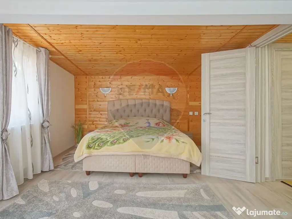 Investiție: Pensiune + Casă lemn, priveliște superbă,...