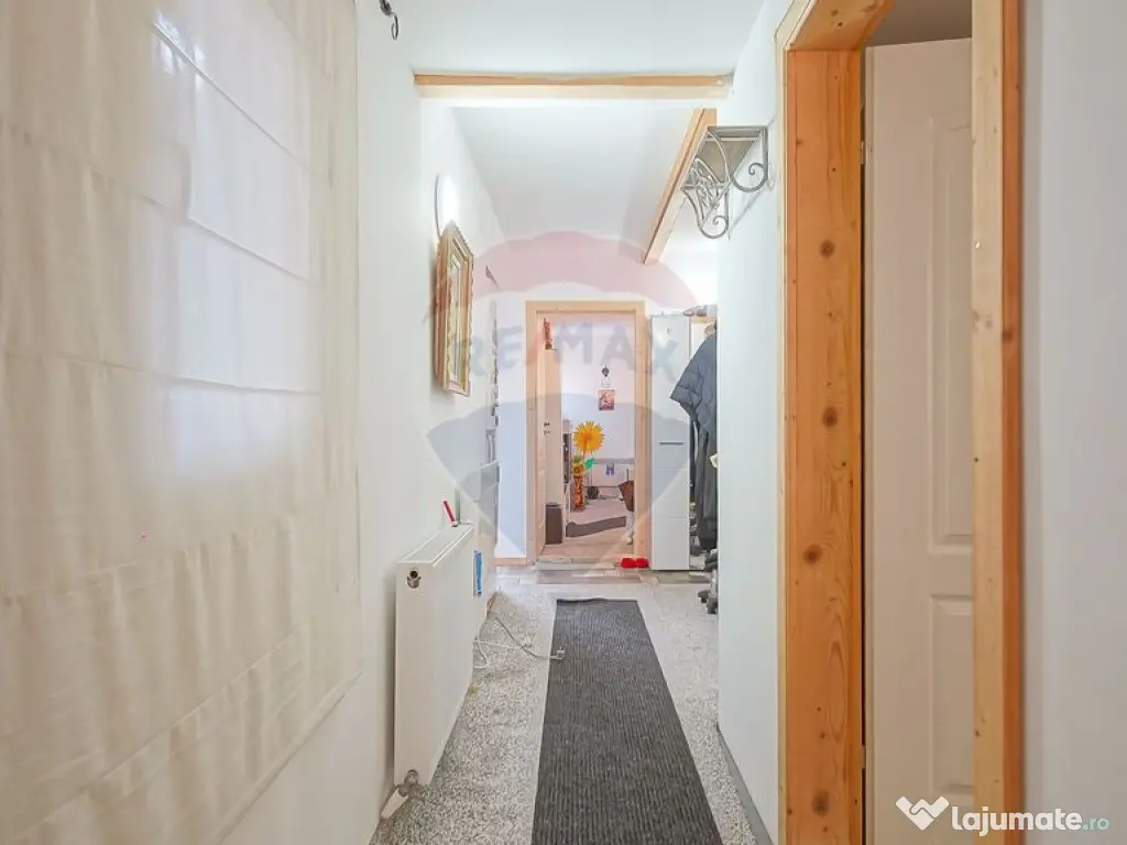 Investiție: Pensiune + Casă lemn, priveliște superbă,...