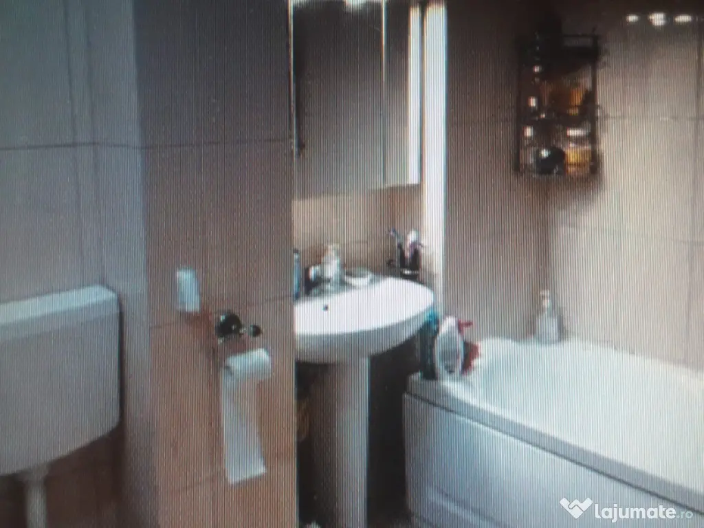 Apartament Cu 2 Camere Decomandate Etaj 2 - Zona Burdujeni Cuza Voda 2 