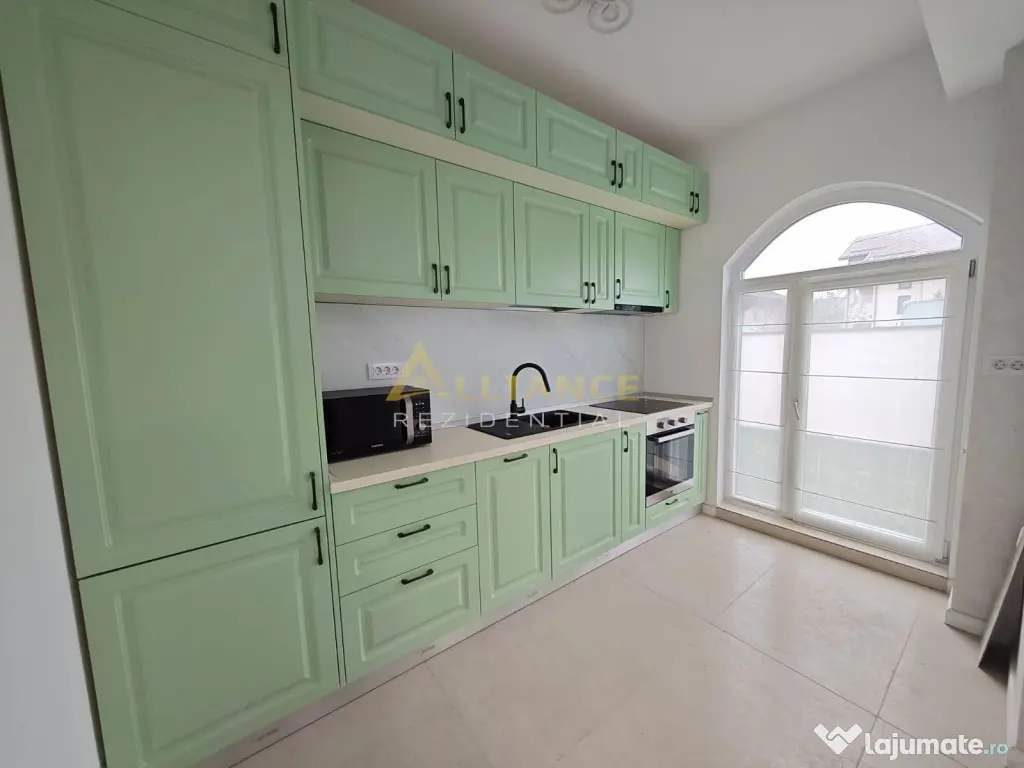 Duplex - 5 camere - 3 bai - la intrare in comuna Berceni 