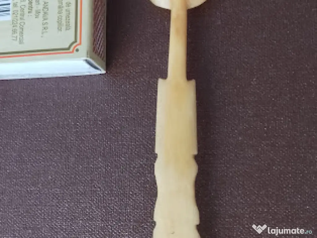 Lopățică veche din os sculptat manual, 14cm – Piesă de vitrină 