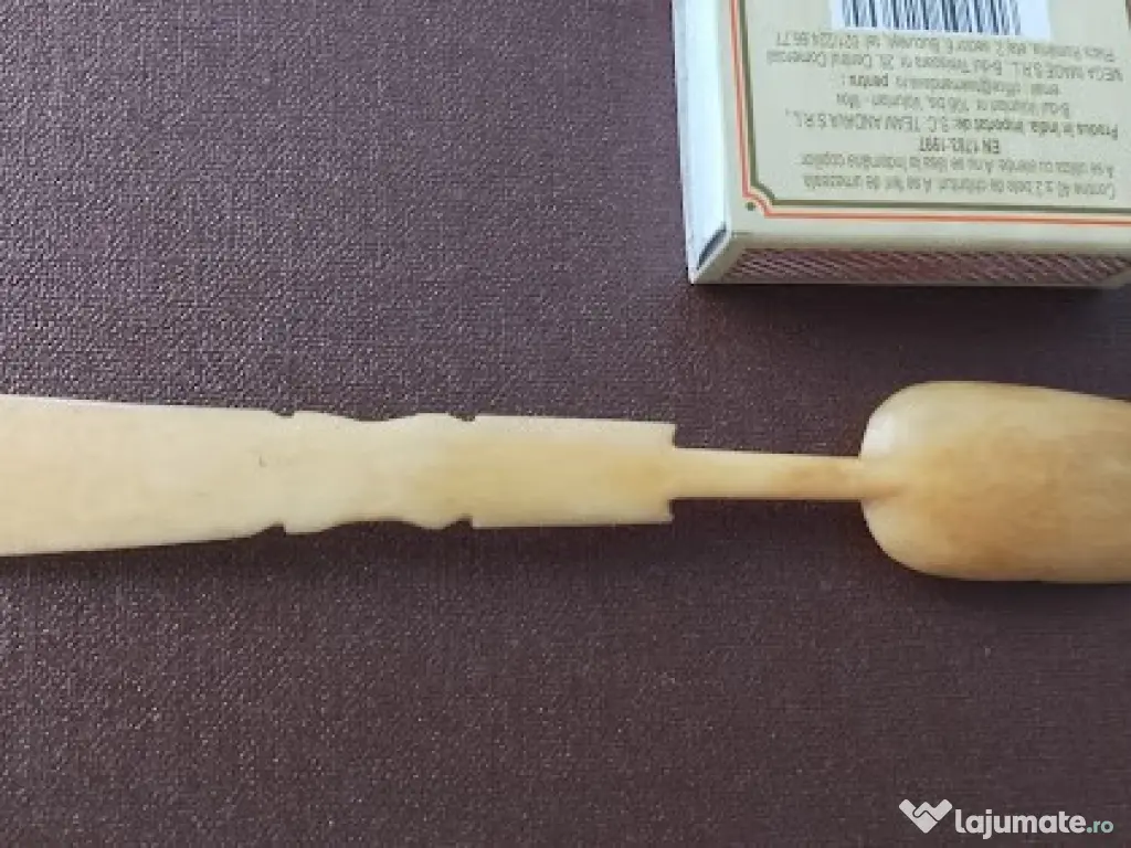 Lopățică veche din os sculptat manual, 14cm – Piesă de vitrină 
