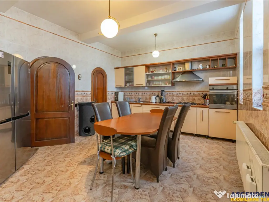 Castelariu:spectacol panoramic,locatie prestigioasa,exclusiv 