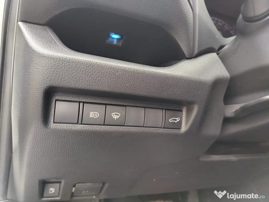 Vând Toyota RAV4 hybrid 