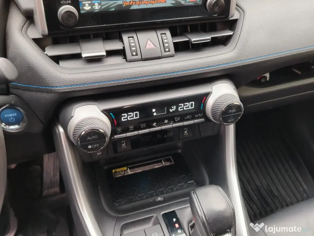 Vând Toyota RAV4 hybrid 