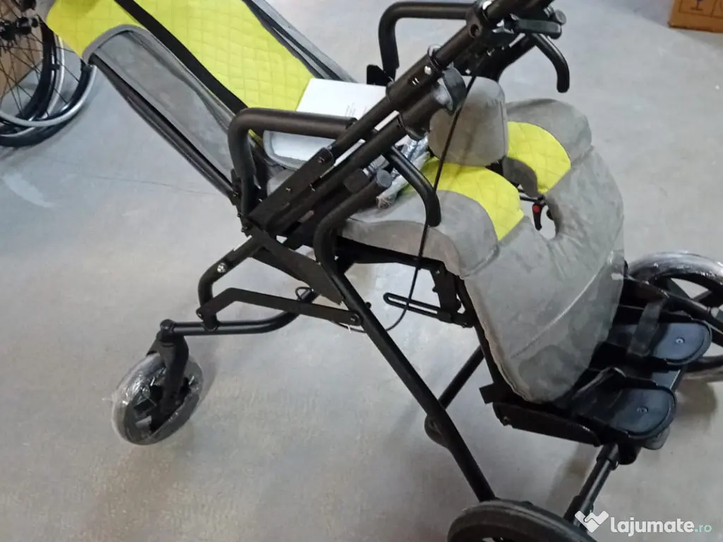 Carucior pentru copiii cu dizabilitati 