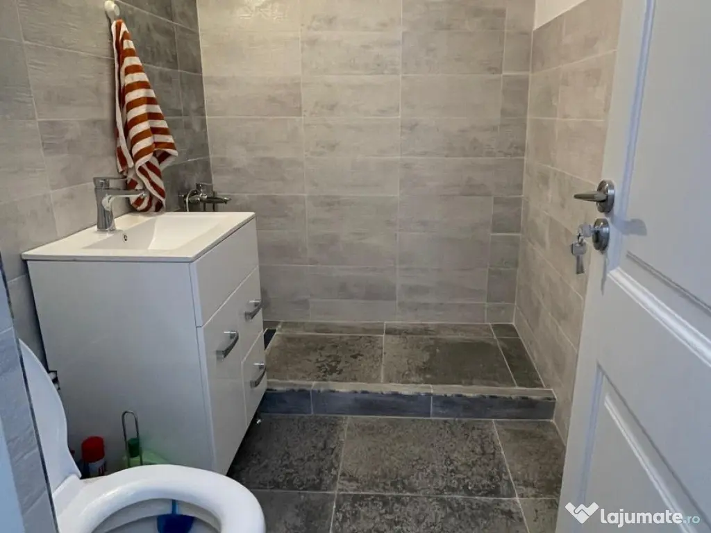 PROPRIETAR | 3 camere decomandate | Centrala proprie | Str. Negru Vodă 