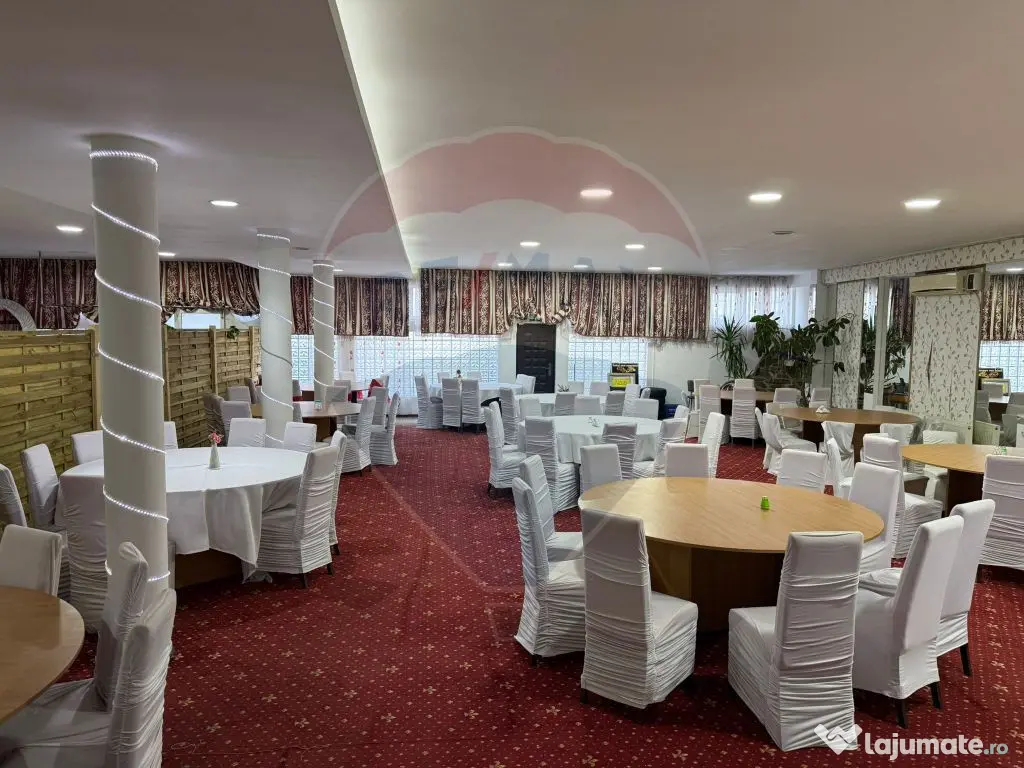 Casă / Vilă cu 8 camere de vânzare în zona Central 