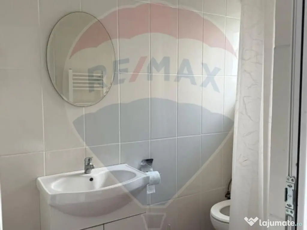 Casă / Vilă cu 8 camere de vânzare în zona Central 