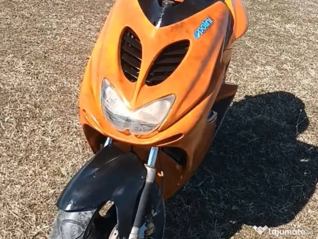 Vând scuter Yamaha aerox minarelli 2t 80cc