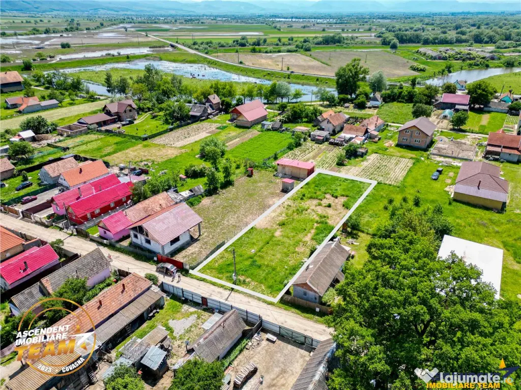 FILM! 1.100 mp teren intravilan, construibil, conditii avant 