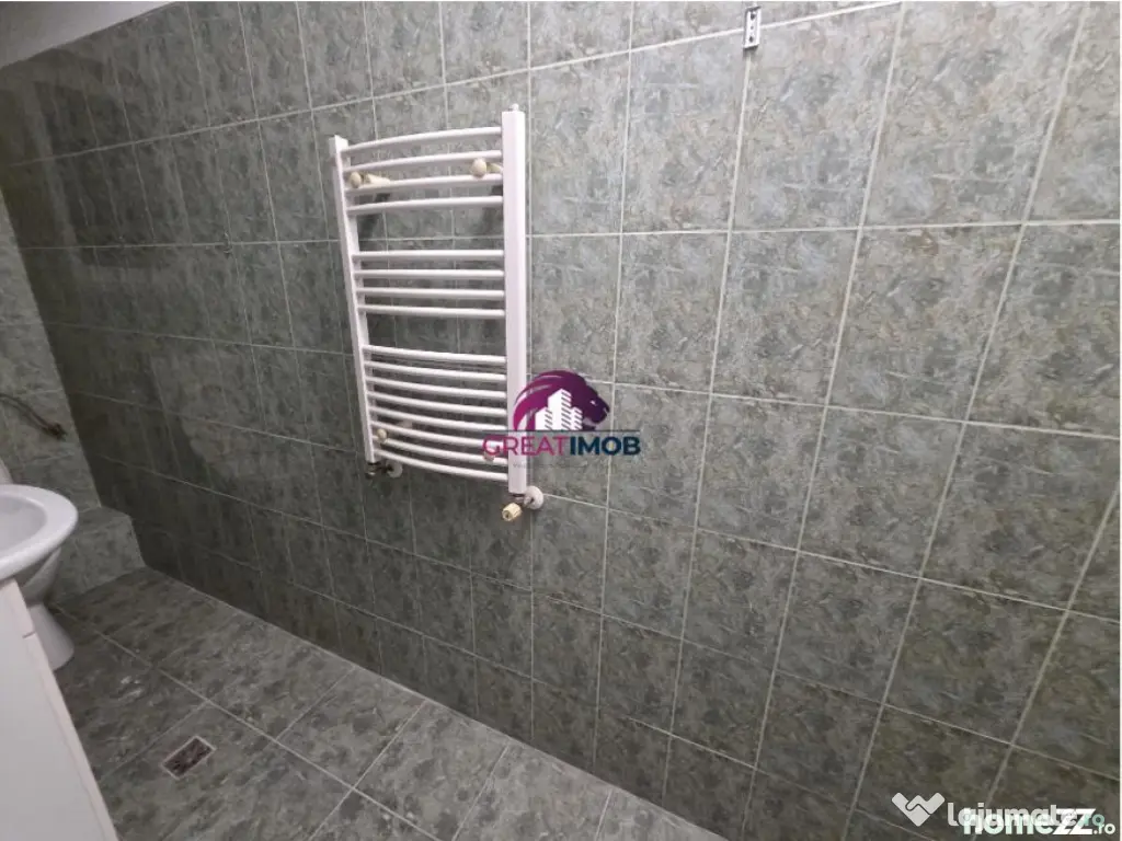 Apartament 3 camere de inchiriat ETAJUL 1 – destinat mu... 