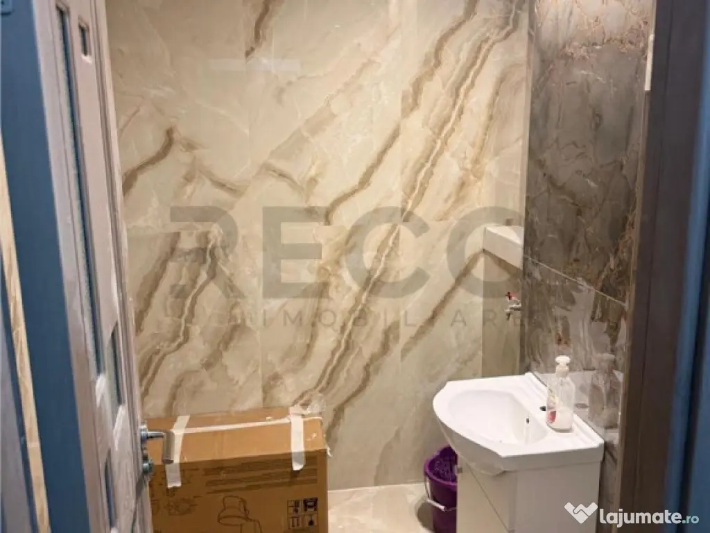 Garsoniera complet renovata, parter, cu spatiu generos de de 