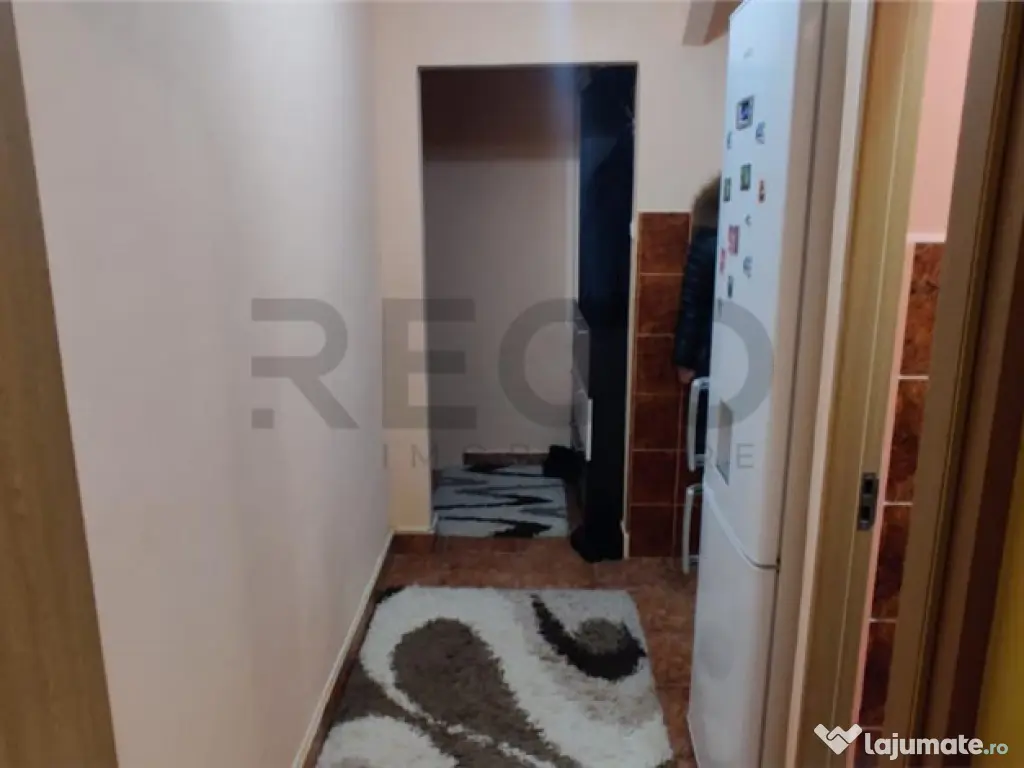 RECO . Apartament cu 2 camere in Nufarul etajul 1/4. 