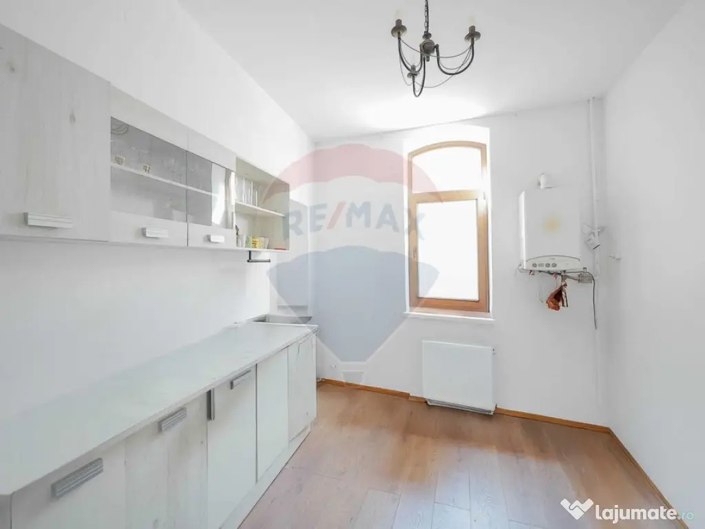 Spațiu Comercial + Birouri de Închiriat – 235 mp – ... 