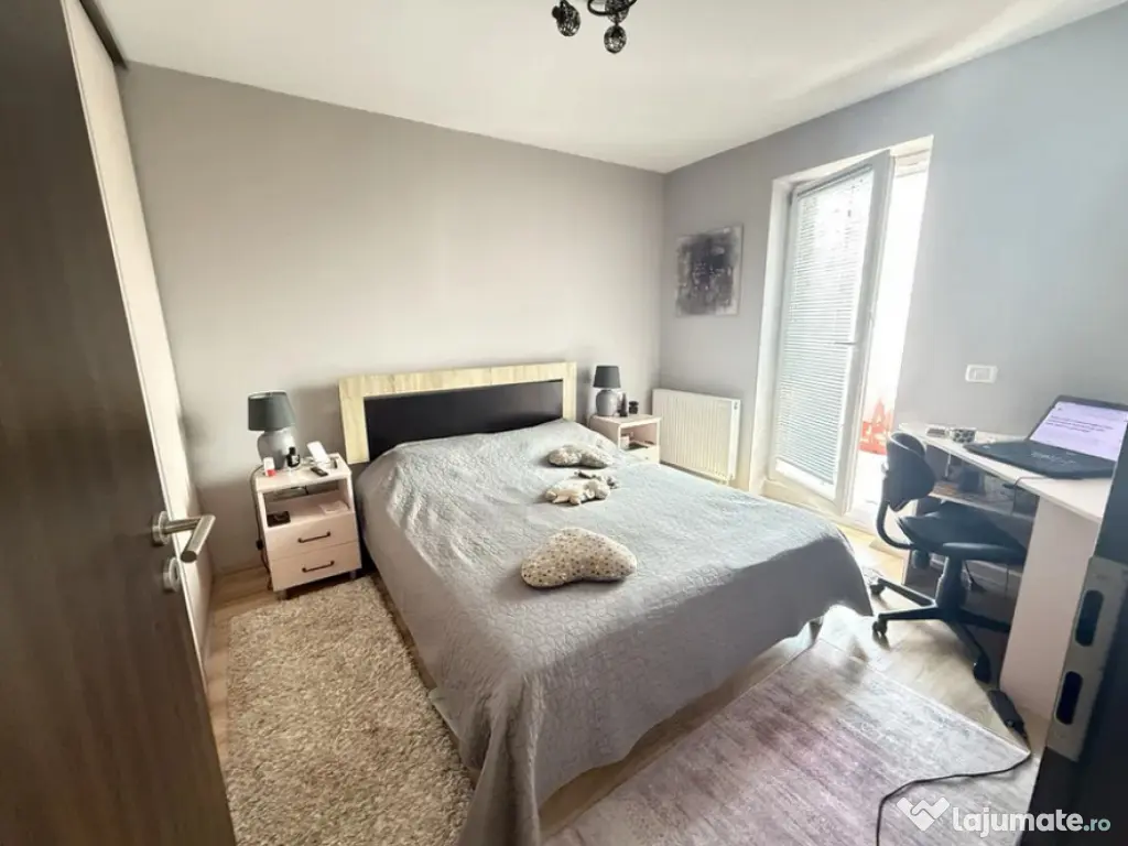 Apartament 2 camere, semidecomandat - zona Garii 