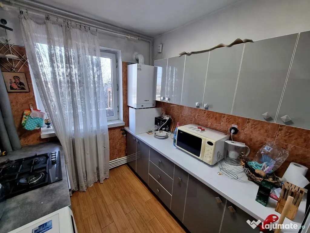 Doraly mall-apartament 2 camere decomandat cu gaze 