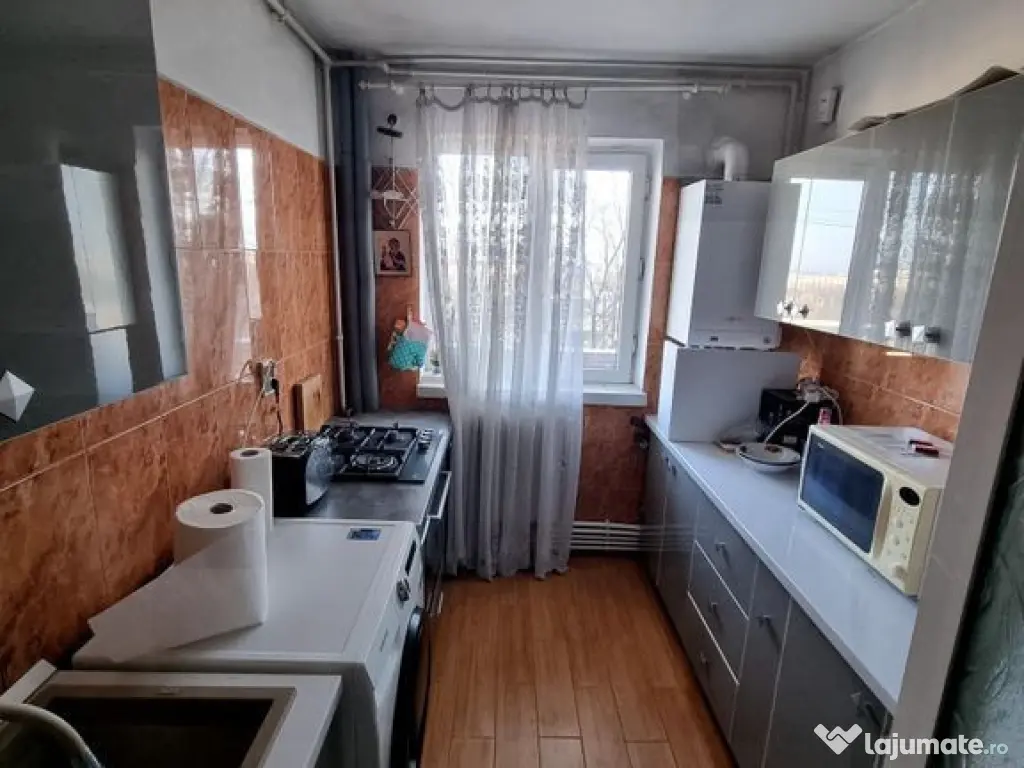 Doraly mall-apartament 2 camere decomandat cu gaze 