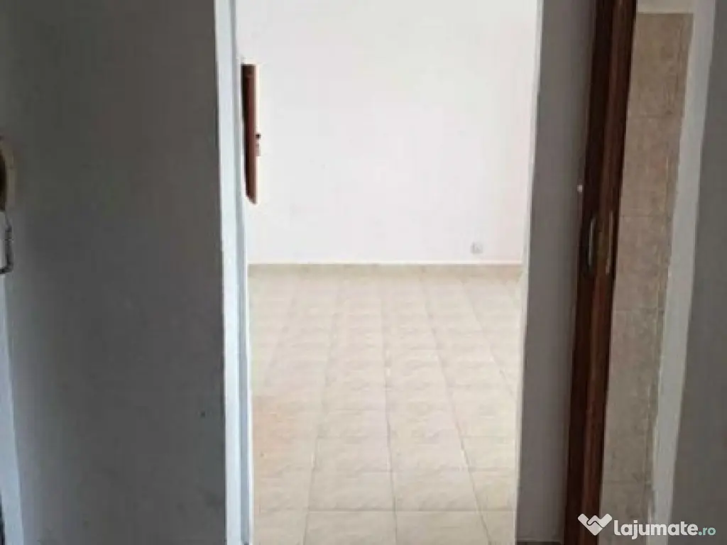 Inel 2, garsoniera de vanzare, 40mp, etaj 3, decomandata 