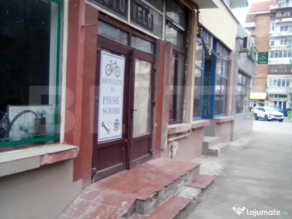 Spatiu comercial de inchiriat, 35 mp, zona Central