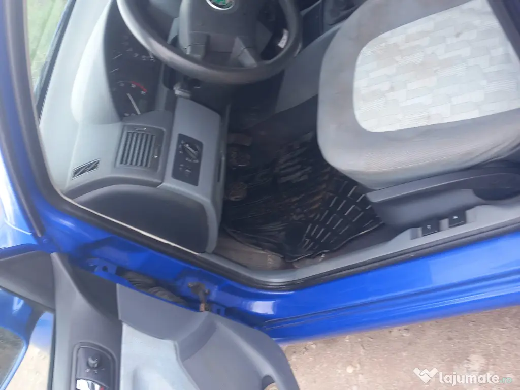 Vând Skoda Fabia 