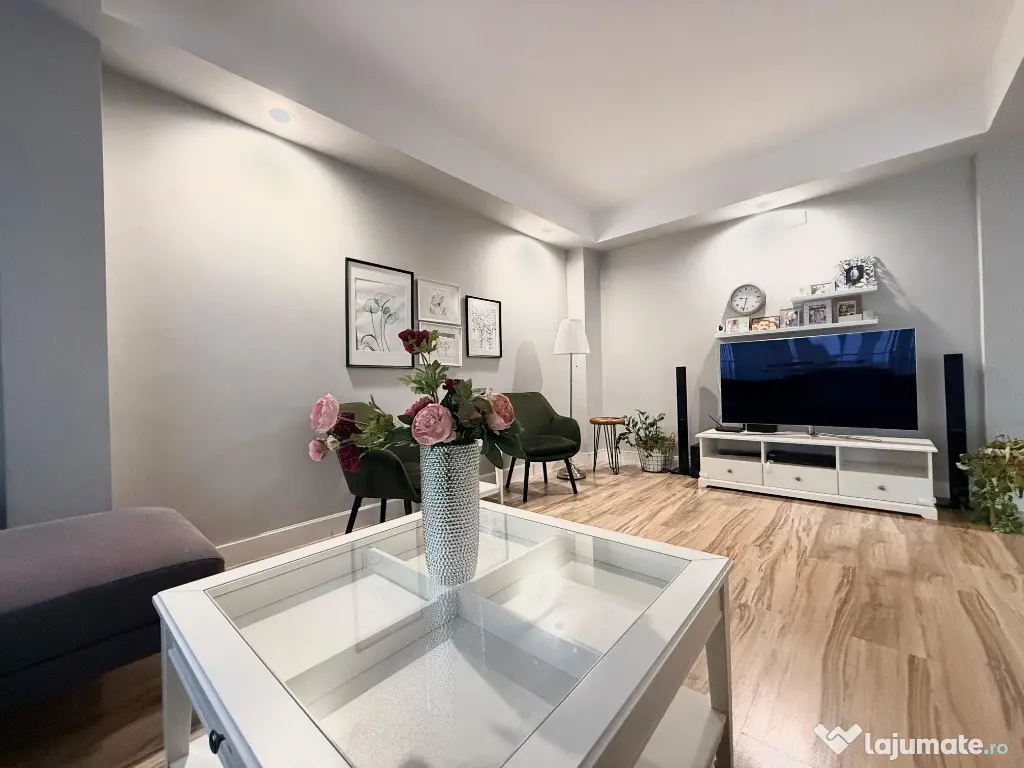 COSMOPOLIS - Apartament 4 camere, mobilat si utilat, terasa mare 