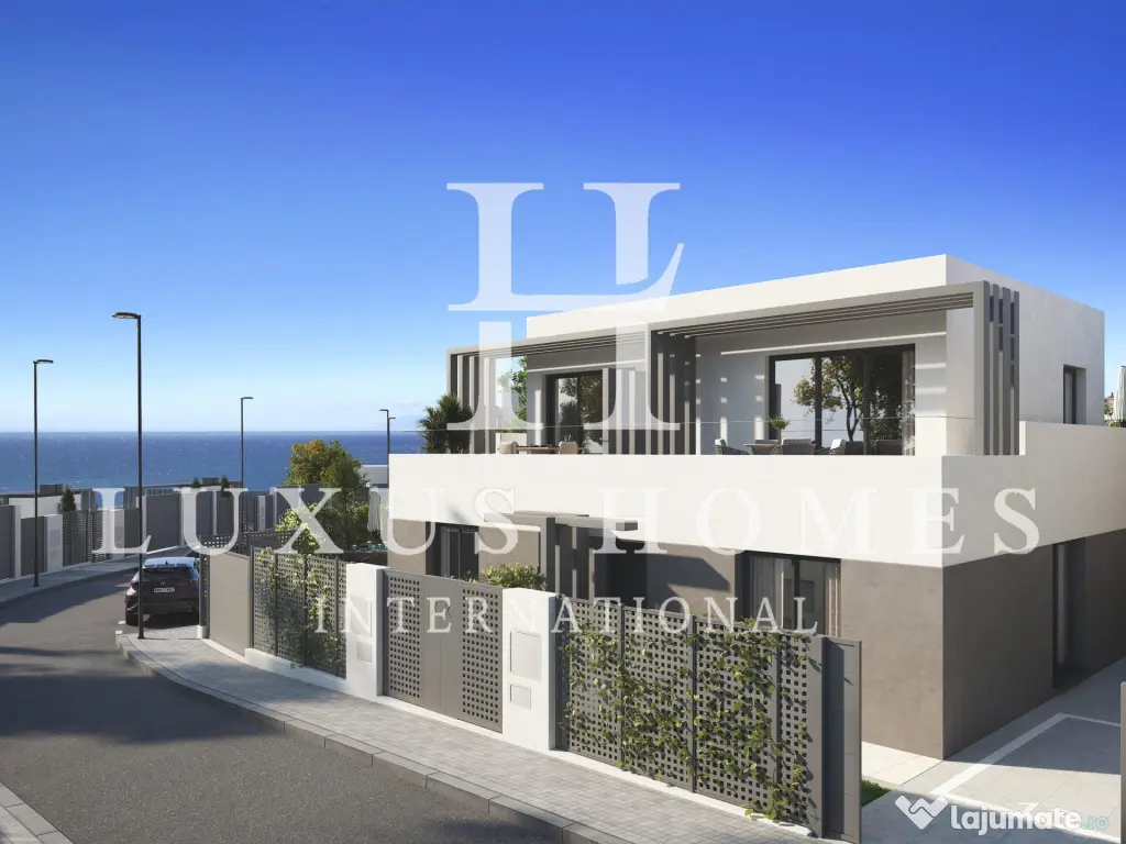 Casă cu terase cu vedere spre mare și grădini, situată într-un cadru liniștit 