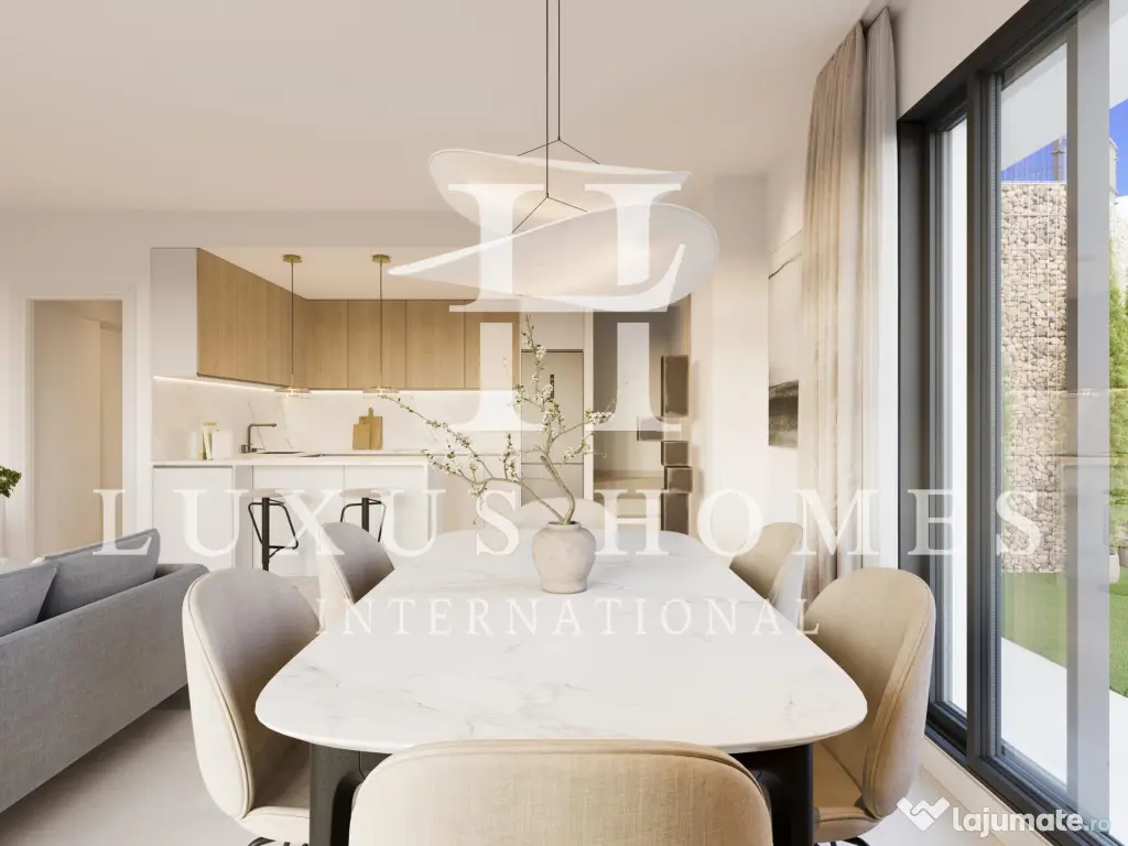 Casă cu terase cu vedere spre mare și grădini, situată într-un cadru liniștit 